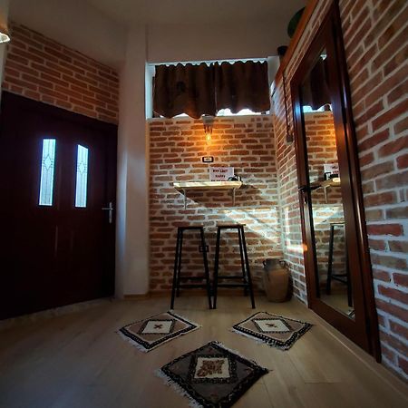 Relax Inn Корча Екстериор снимка