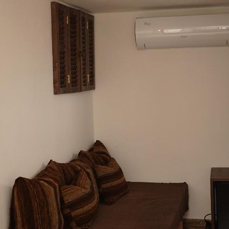 Relax Inn Корча Екстериор снимка