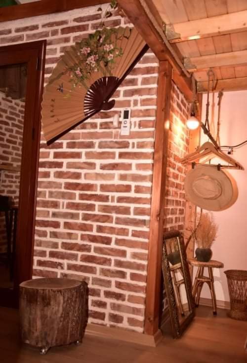 Relax Inn Корча Екстериор снимка