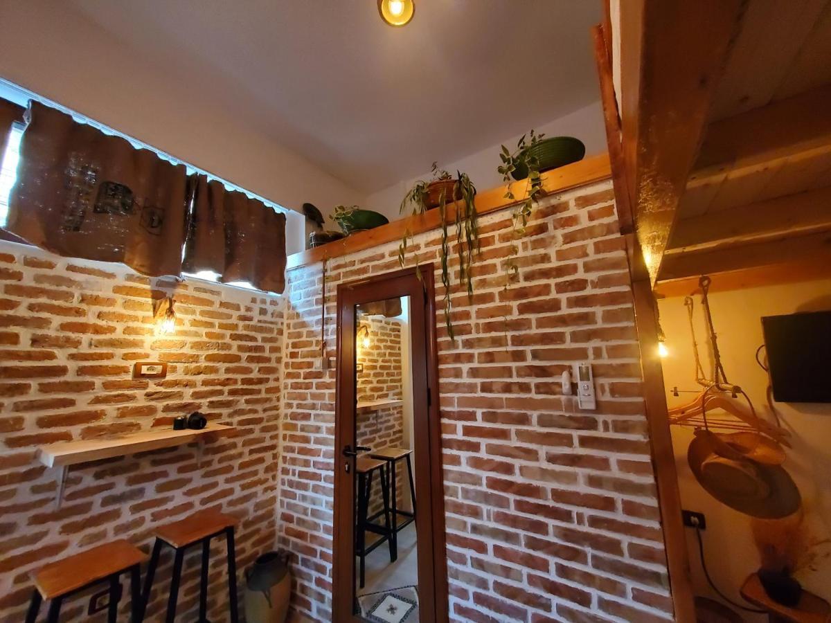 Relax Inn Корча Екстериор снимка
